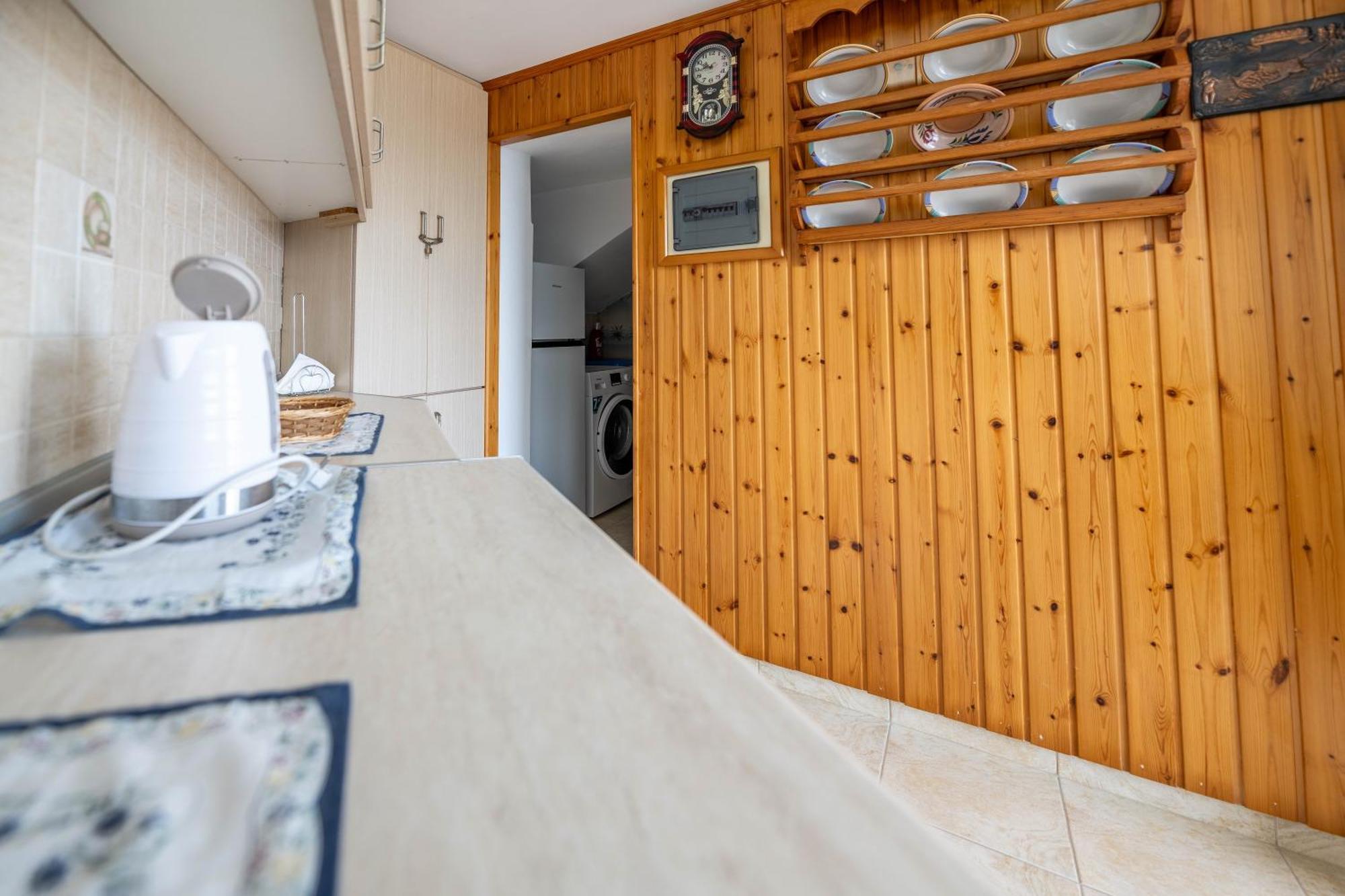 Springs Petronas Apartment Archangelos  Exterior foto